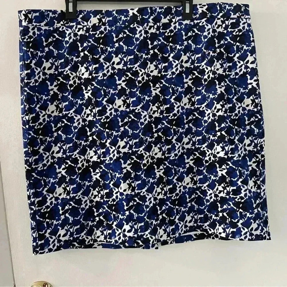 J. Crew Factory Size 20 Blue Ivory Floral Printed Basketweave Pencil Sk… - Picture 2 of 6